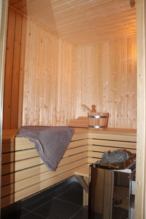 Fischer'S Ferienhaus Ruegen Mit Sauna Und Kamin Ummanz Quarto foto